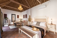 four star beachfront boutique - 3